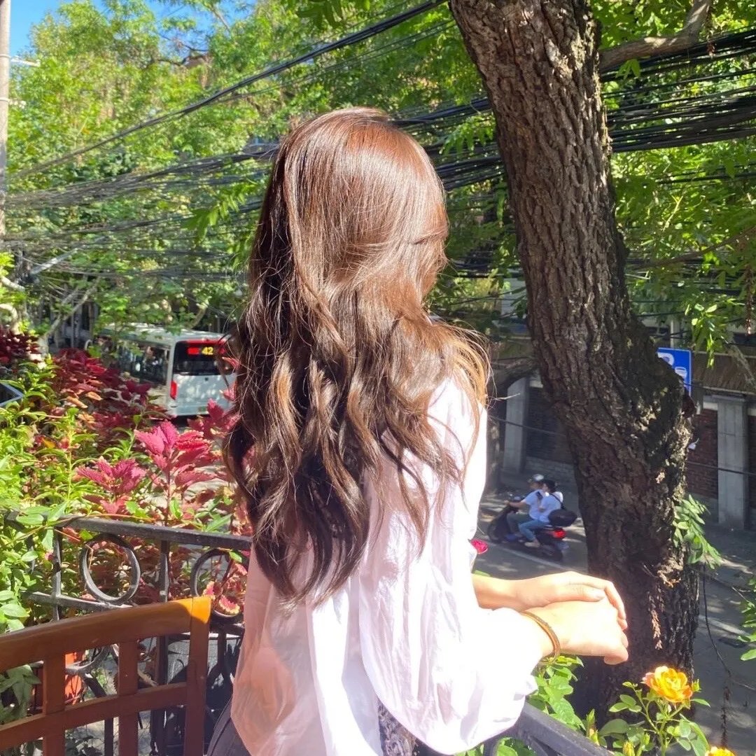 女服务员